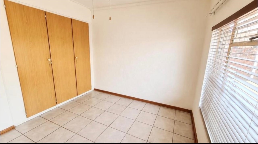 2 Bedroom Property for Sale in Rustenburg Central North West